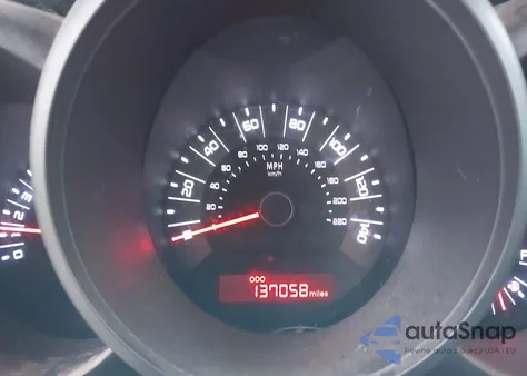 2011 Kia Soul z USA, uszkodzony, nr VIN KNDJT2A17B7268388